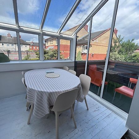 Central, Comfortable And Spacious 4 Bed Duplex Dublin Bagian luar foto