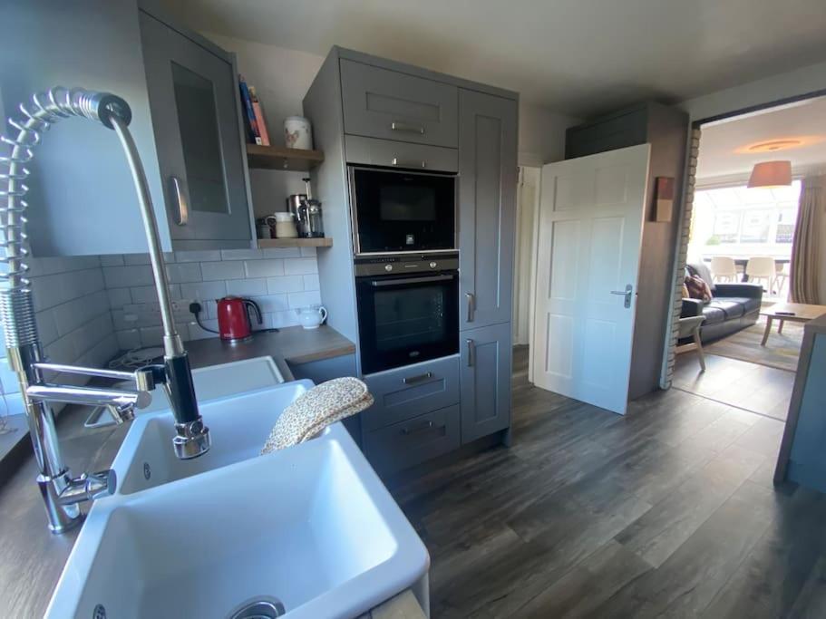 Central, Comfortable And Spacious 4 Bed Duplex Dublin Bagian luar foto