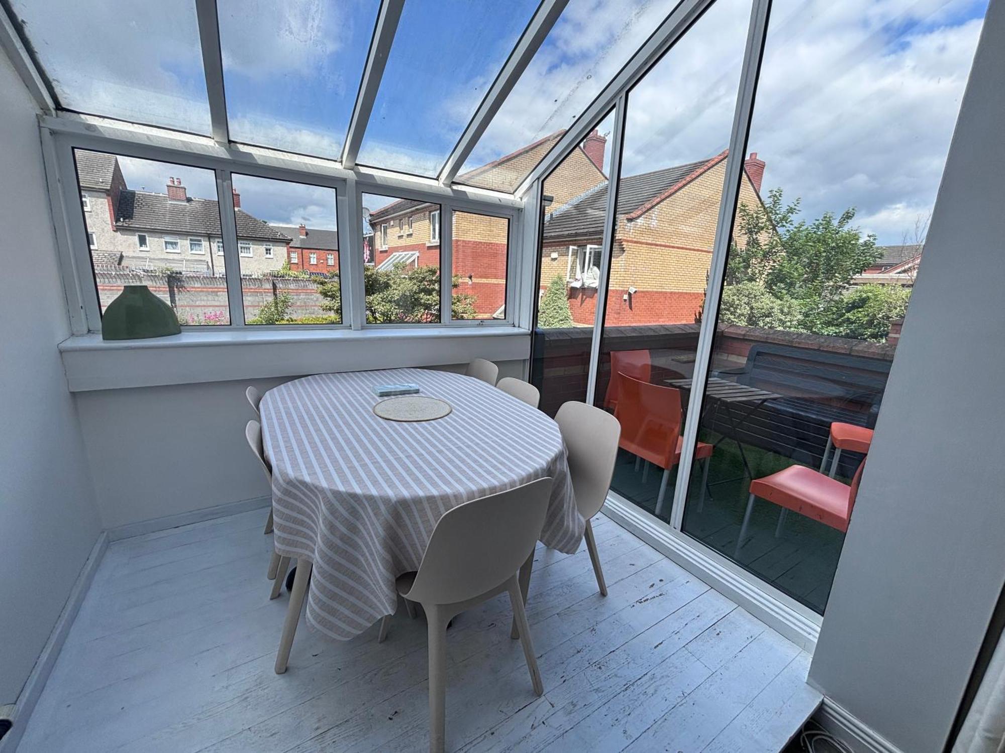 Central, Comfortable And Spacious 4 Bed Duplex Dublin Bagian luar foto