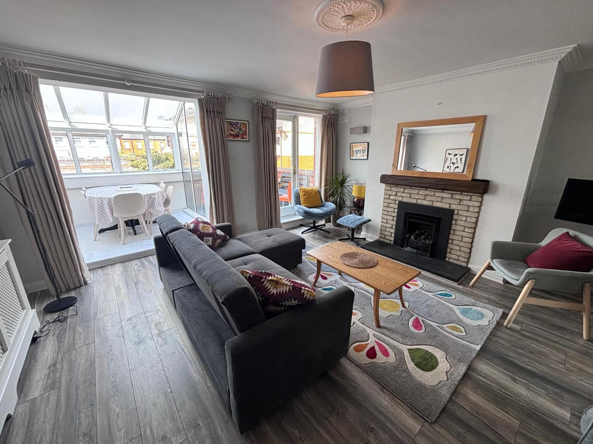 Central, Comfortable And Spacious 4 Bed Duplex Dublin Bagian luar foto