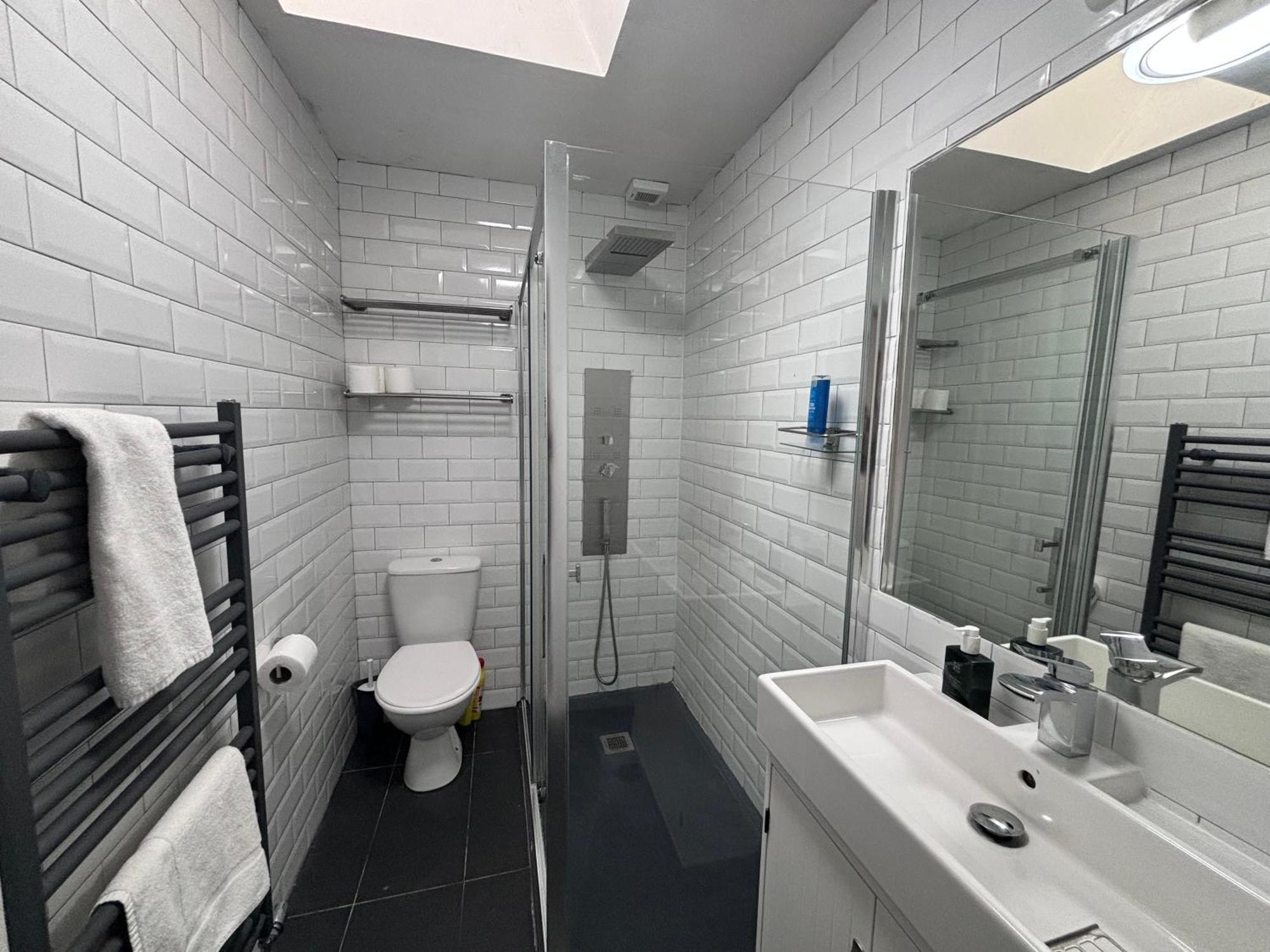 Central, Comfortable And Spacious 4 Bed Duplex Dublin Bagian luar foto
